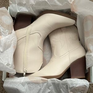 SO Cream Ankle Booties